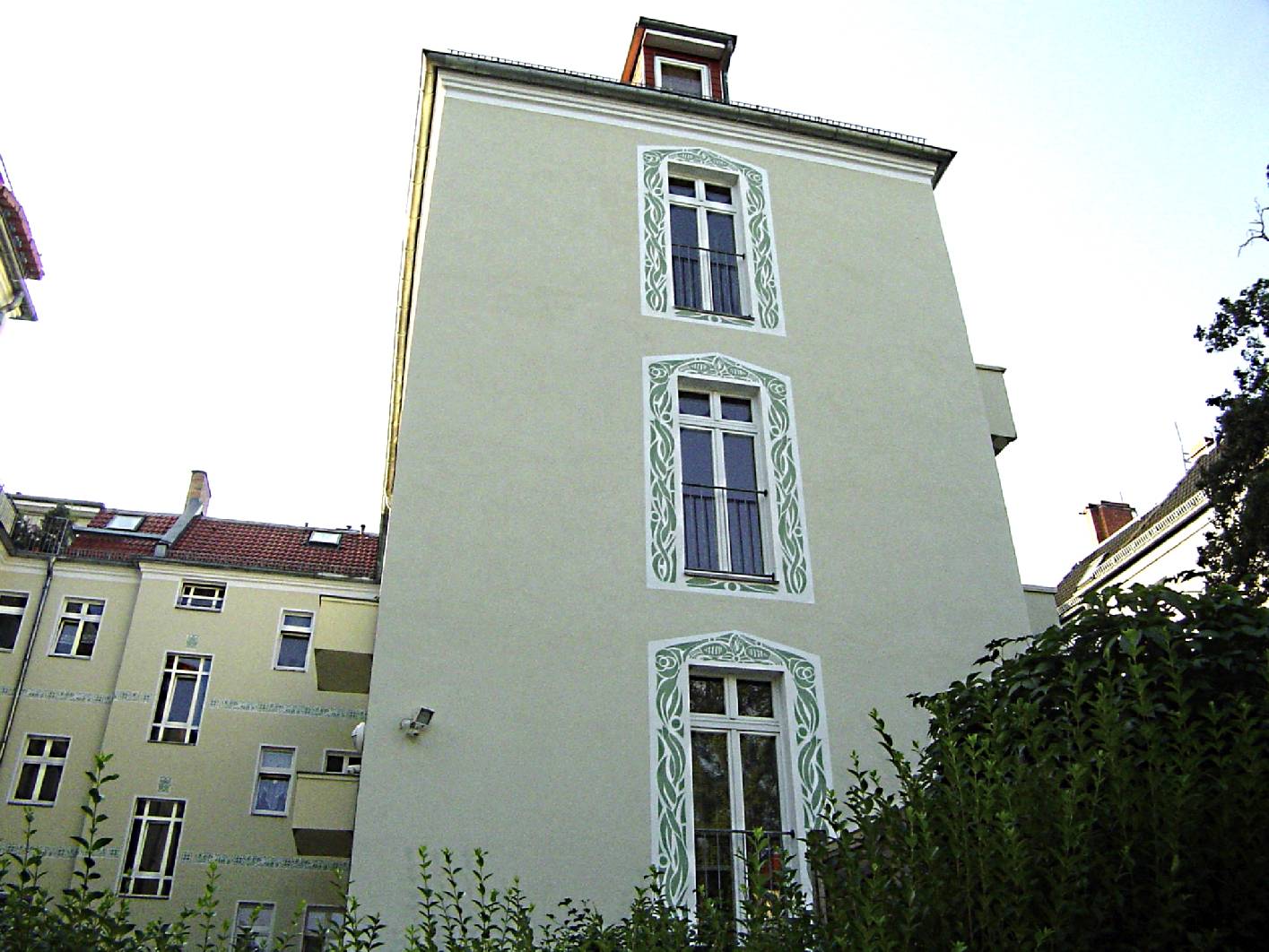 Fassadenmalerei, Deckenmalerei, Marmorimitation, Marmorierung, Kalkspachtel, Spachteltechnik, Schablonentechnik, Jugendstil  Treppenhaus, Treppenhaus Berlin, Gründerzeit Treppenhaus Berlin, Malerarbeiten Berlin, Maler Berlin, Restaurierung Berlin, Schablonen, Lasur, Lasuren, Kreuzberg, Prenzlauer Berg, Charlottenburg